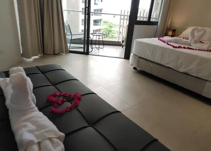 Apartment Deluxe Ocean View In Tambuli Seaside & Only 1 Residential Pool Is Free To Use Lapu-Lapu City