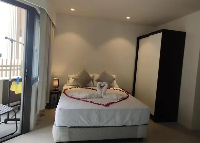 Apartment Deluxe Ocean View In Tambuli Seaside & Only 1 Residential Pool Is Free To Use Lapu-Lapu City