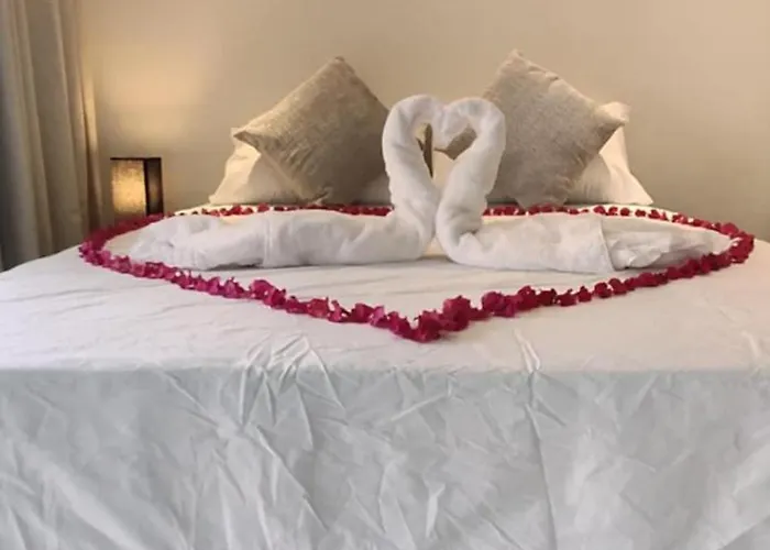 Apartment Deluxe Ocean View In Tambuli Seaside & Only 1 Residential Pool Is Free To Use Lapu-Lapu City