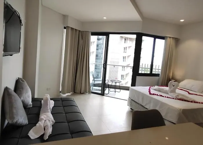 Deluxe Ocean View In Tambuli Seaside & Only 1 Residential Pool Is Free To Use Apartment